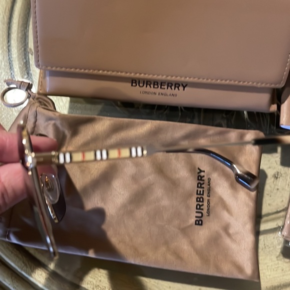 Burberry sunglasses - Picture 5 of 14
